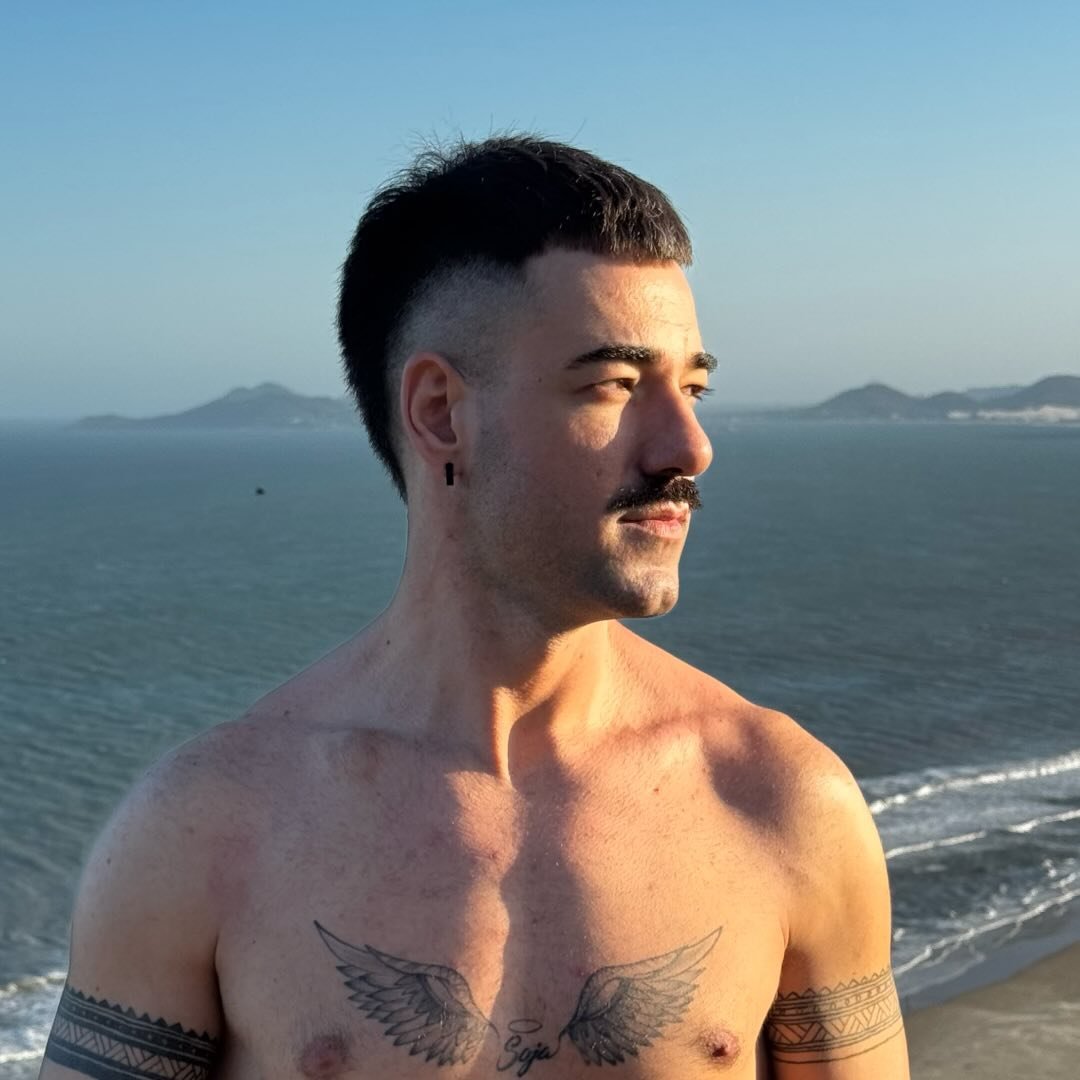 Thiago Antunes Designer de Corte de Cabelo